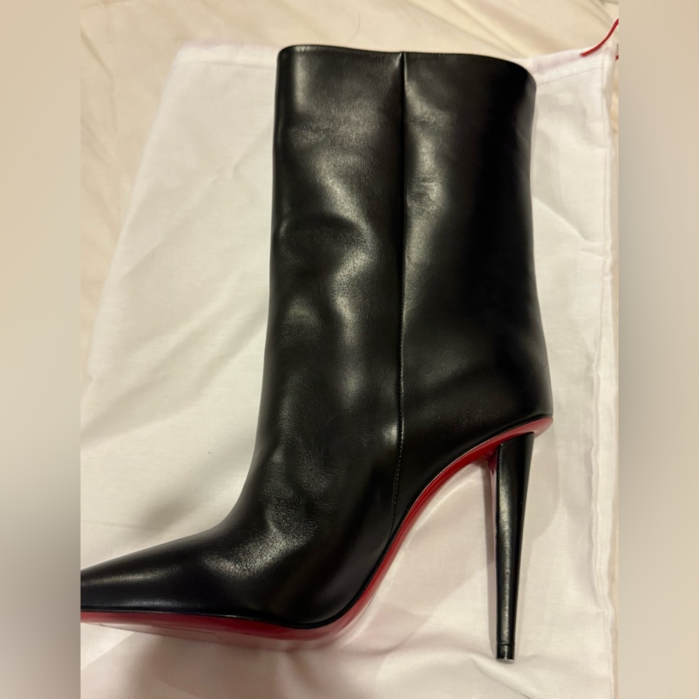 Christian Louboutin Astrilarge booty 100